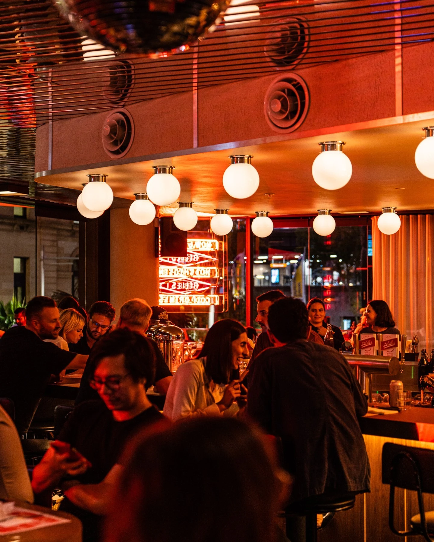 Savings Cheat Sheet: Where To Eat Across Australia Without Breaking the Bank 